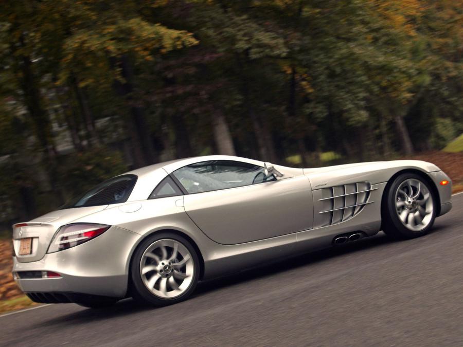  Mercedes-Benz SLR McLaren 2004 года  (US) (фото 4 из 22)